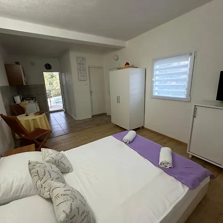 Studio Rudina - Starigrad 2Km *